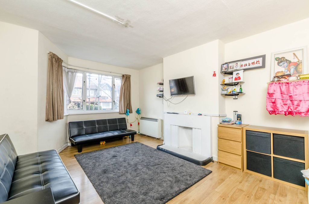 Property photo 2 of 6