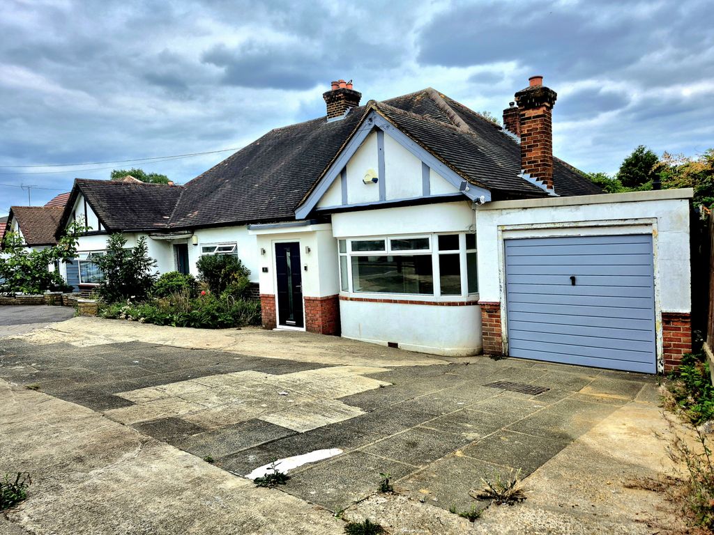 Property photo 1 of 12 A Fantastic Corner Plot Bungalow Â€“ No Upper Chain