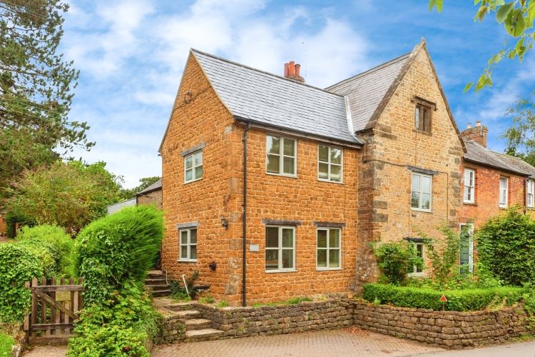 Property photo 1 of 12 2F1A06Cf-229043