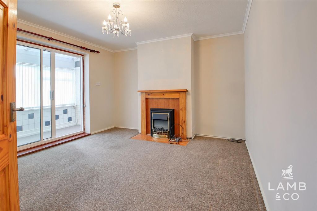 Property photo 2 of 25