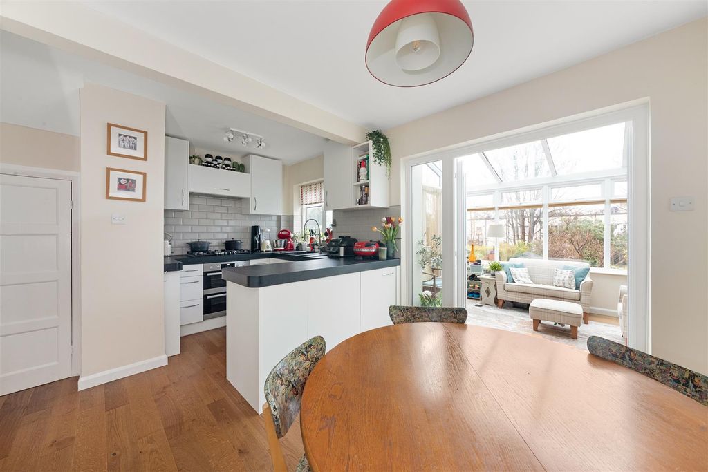 Property photo 3 of 15 Kitchen/Dining Room