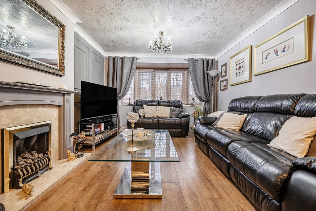 Property photo 2 of 20