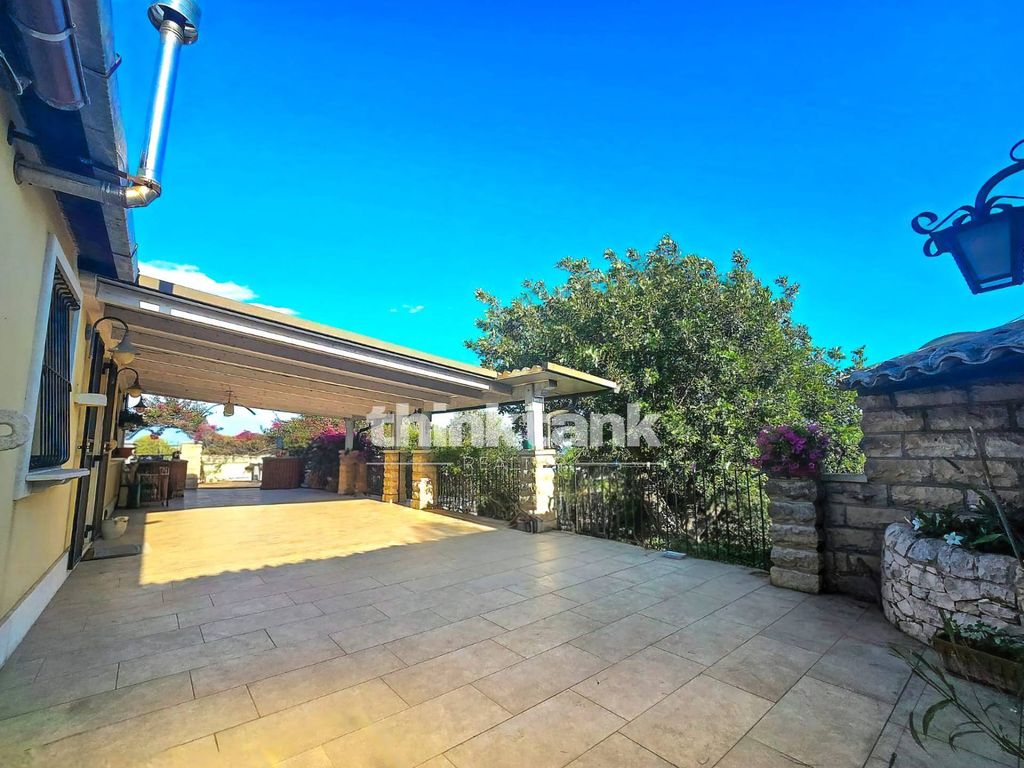 Property photo 3 of 43