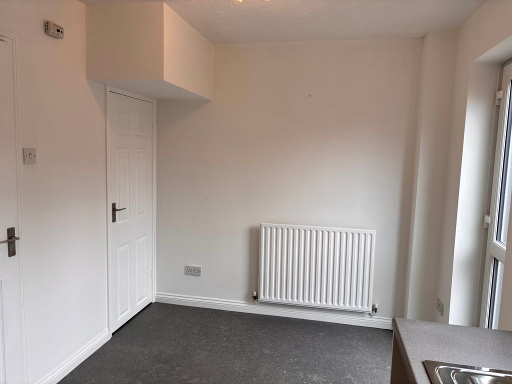 Property photo 3 of 11 Gallery