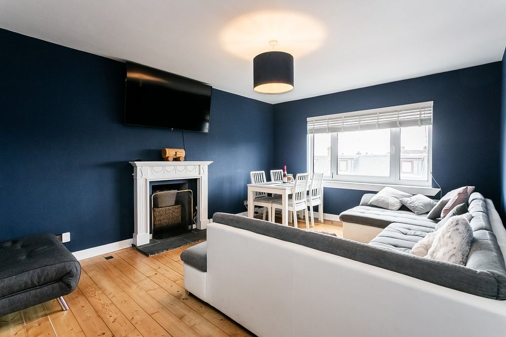 Property photo 2 of 21