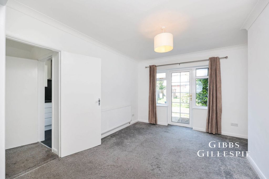 Property photo 2 of 14 Photo