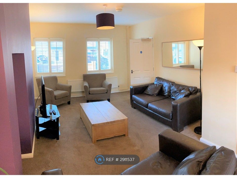 Property photo 1 of 28 Beautifully Presented House