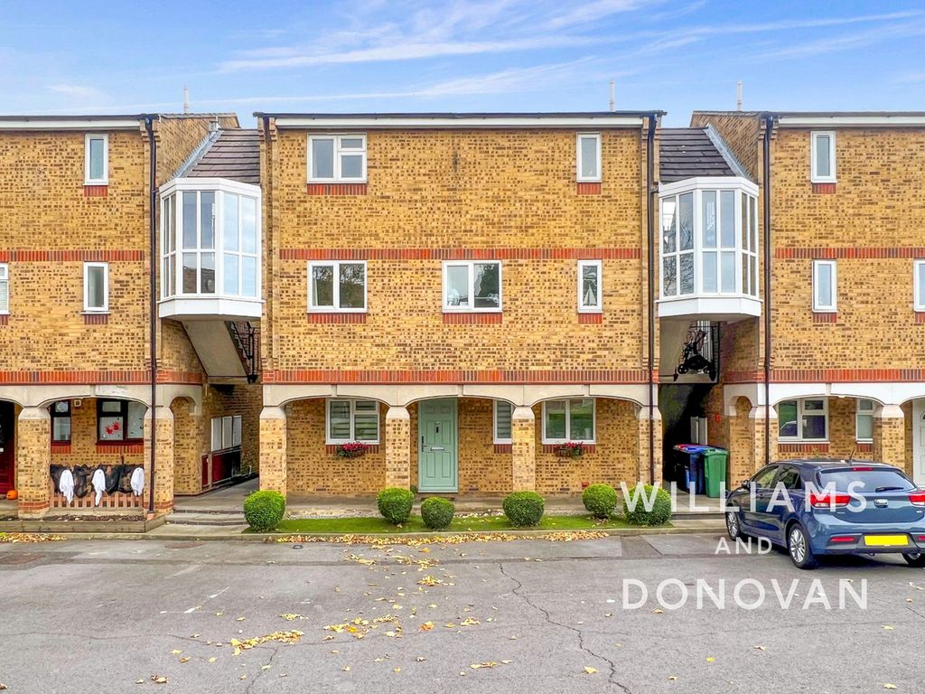 Property photo 1 of 18