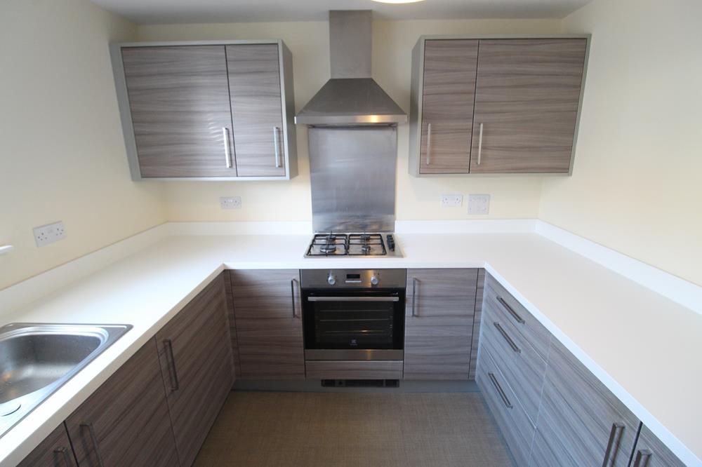 Property photo 3 of 15 Kitchen 1