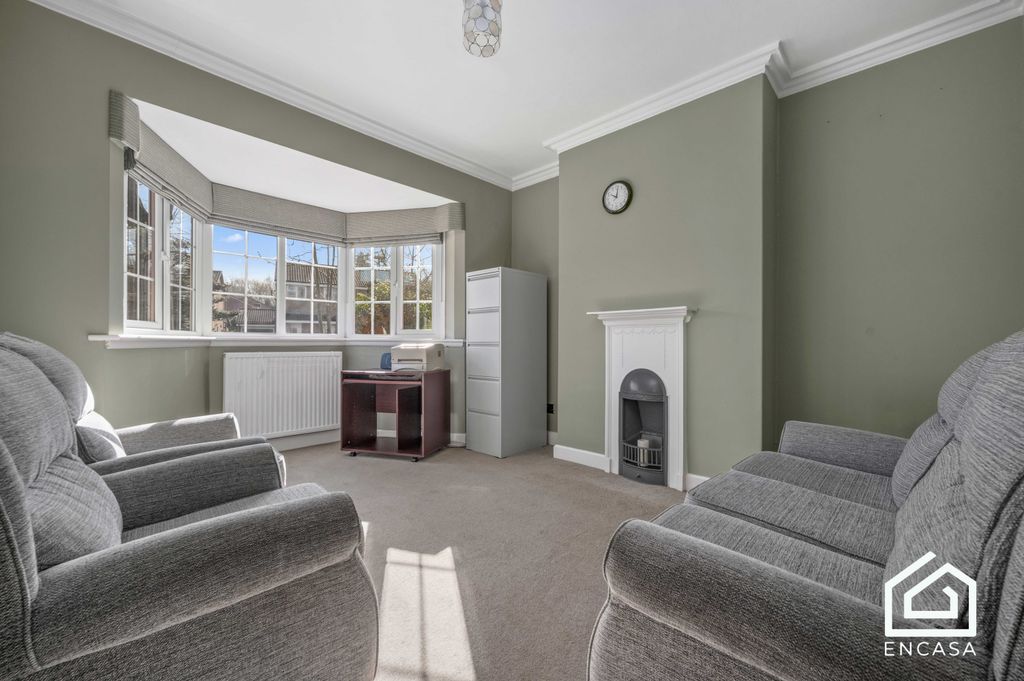 Property photo 2 of 24 Lounge1