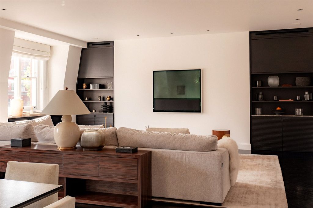 Property photo 3 of 19 Picture 3