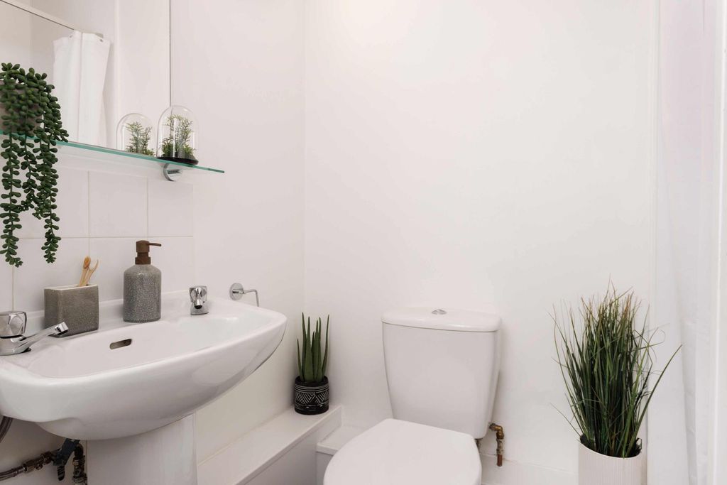 Property photo 3 of 12 8459111.Jpg
