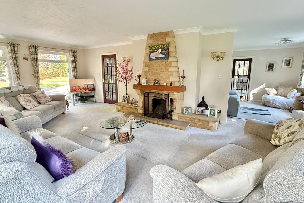 Property photo 3 of 35 Gallery