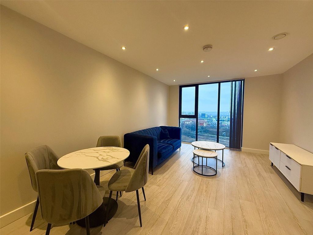 Property photo 2 of 9 Lounge