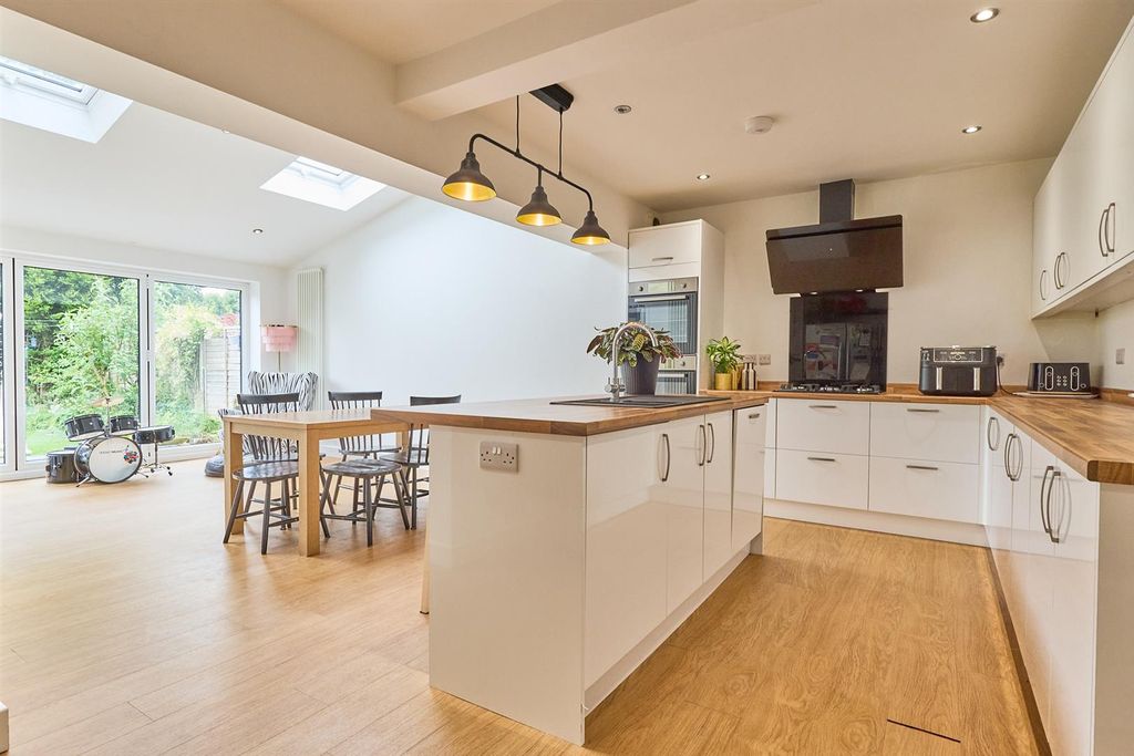 Property photo 2 of 23 Brockhurst Avenue_12.Jpg