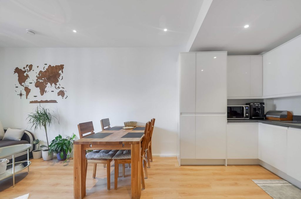 Property photo 3 of 20 Kitchen Dinng Area.Jpg