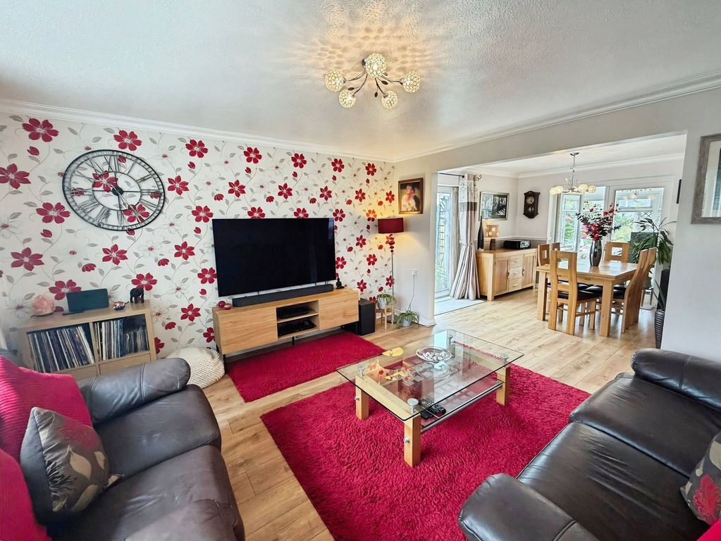 Property photo 3 of 39
