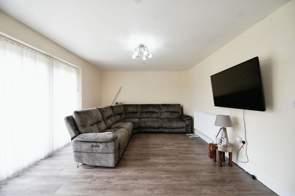 Property photo 3 of 17 Photography