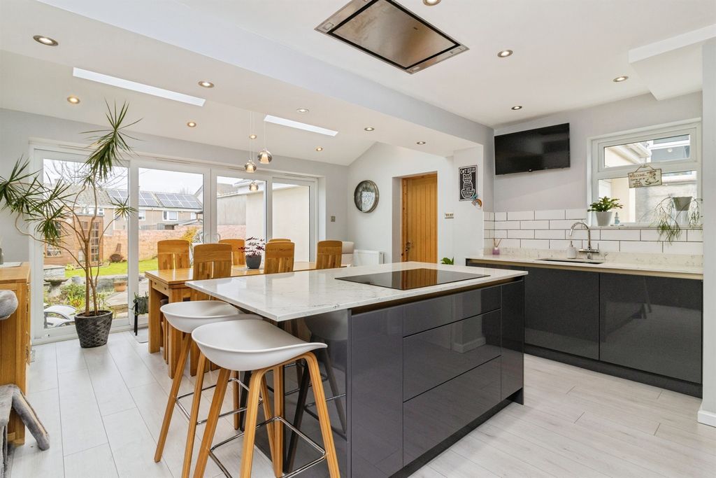 Property photo 3 of 30