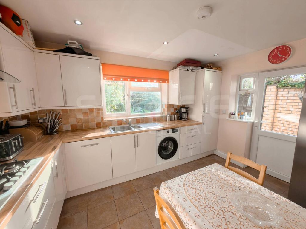 Property photo 1 of 28 Kitchen