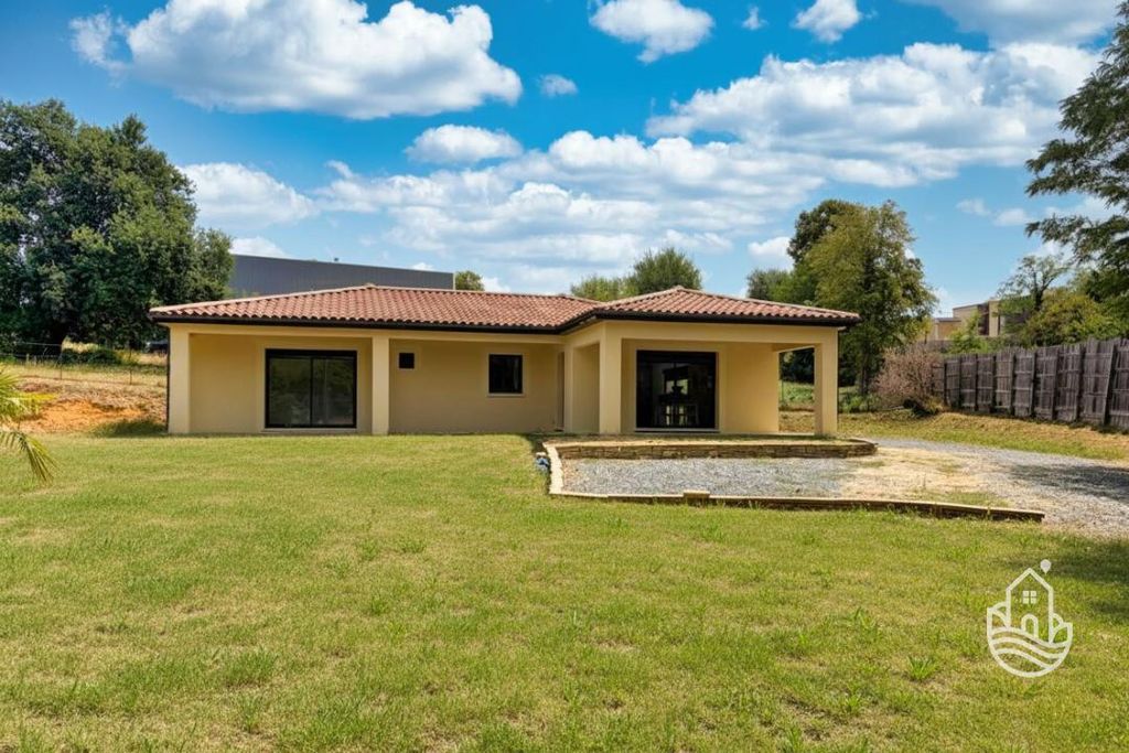 Property photo 1 of 10 Main Exterior View