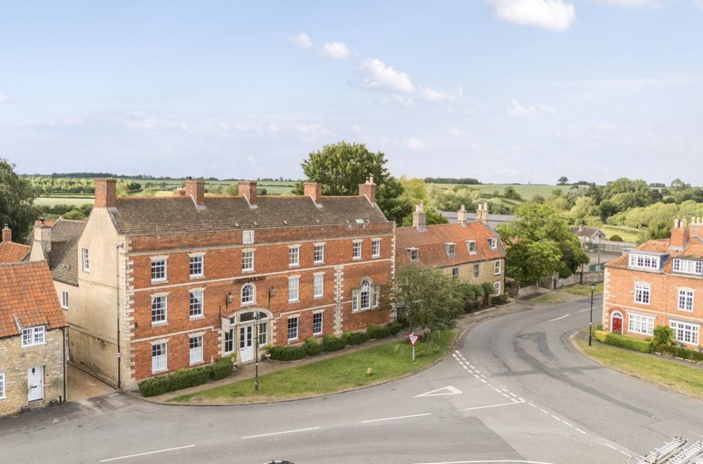 Property photo 1 of 33 1471786-9-6A2259Faf13F1