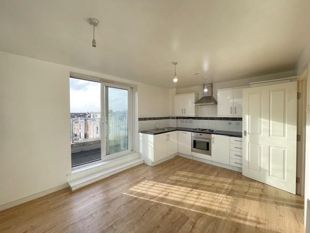 Property photo 2 of 7 Kitchen