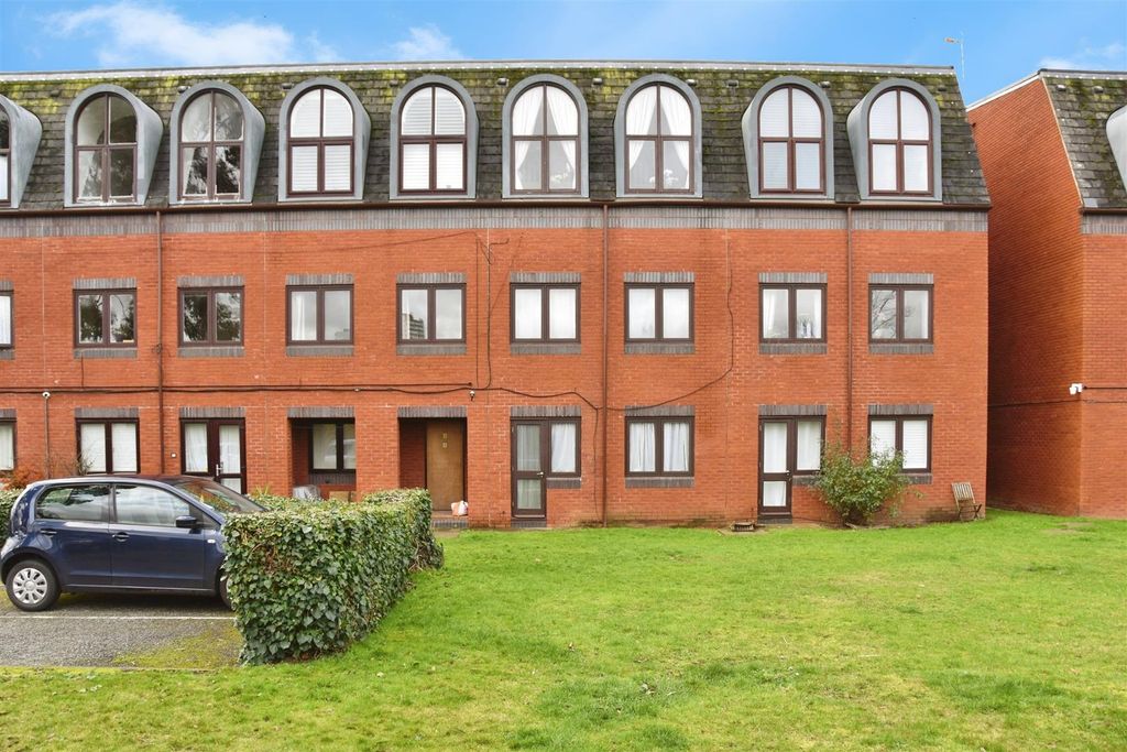 Property photo 1 of 11