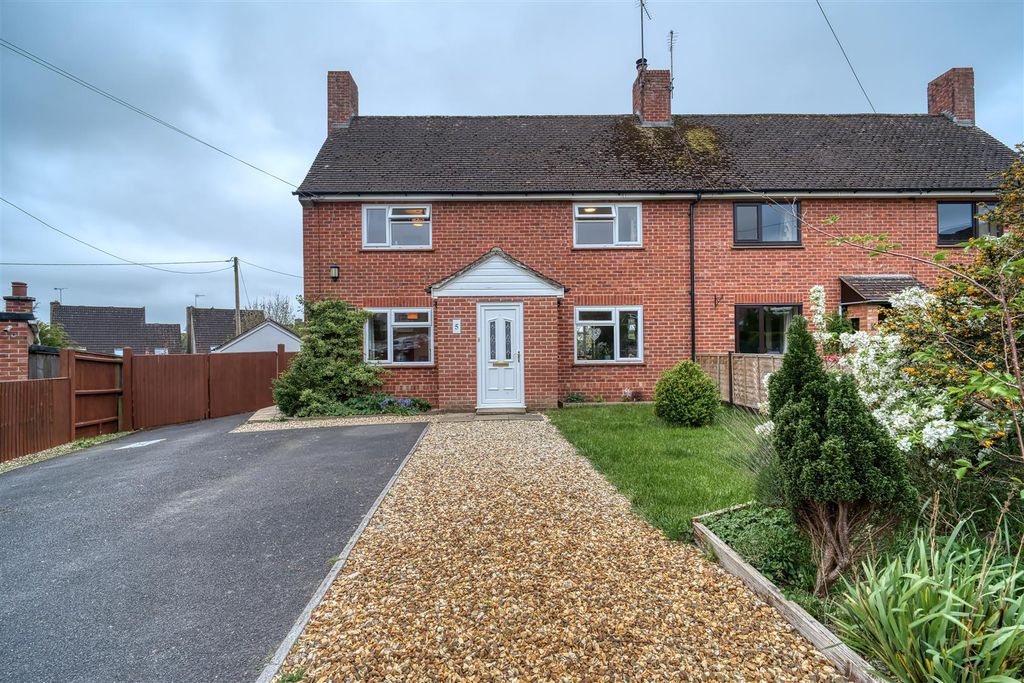 Property photo 1 of 10 Front