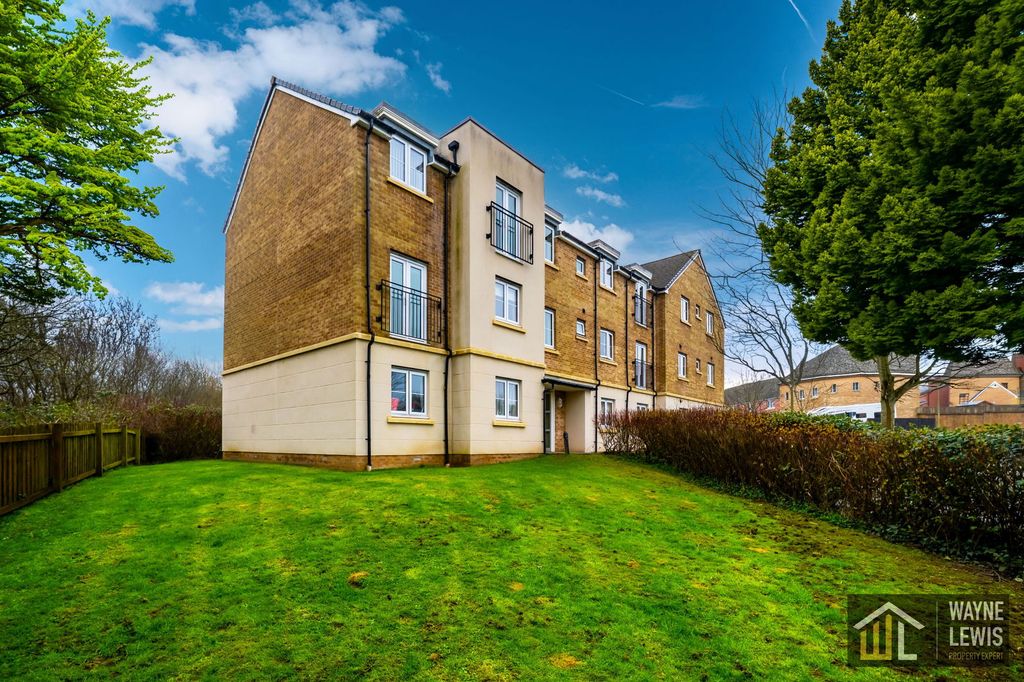 Property photo 1 of 27