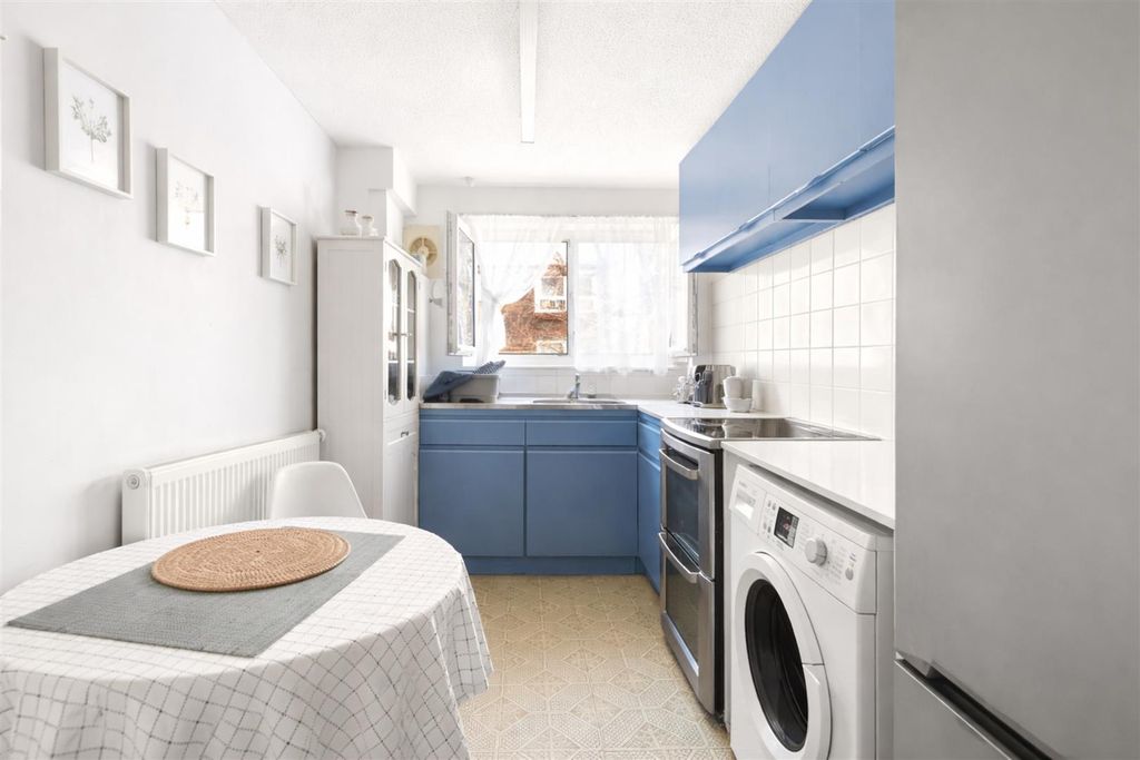 Property photo 3 of 9 Kitchen Decluttered.Jpg