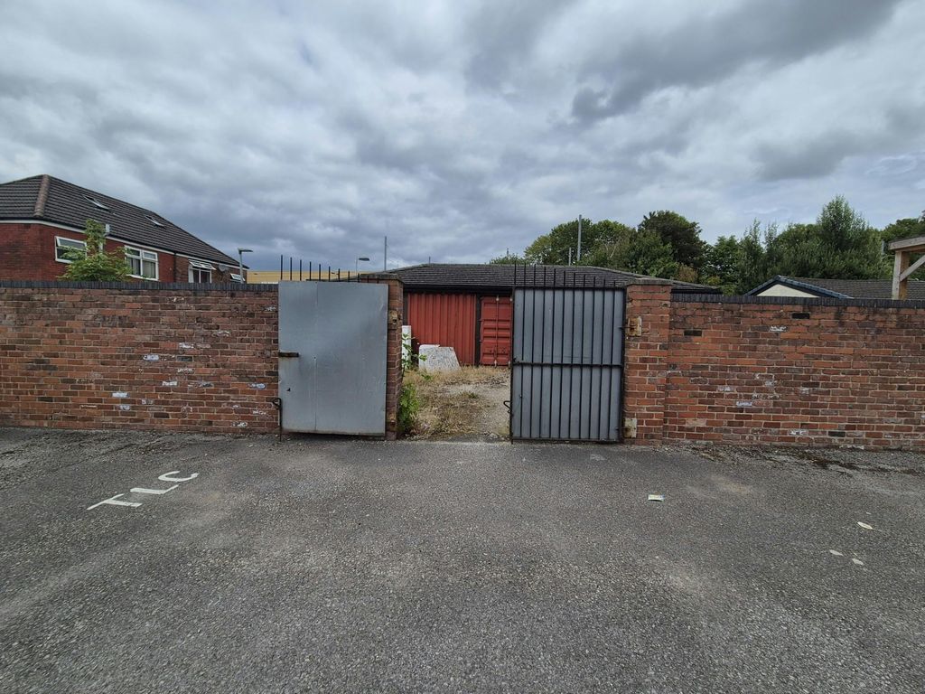 Property photo 1 of 6 Entrance