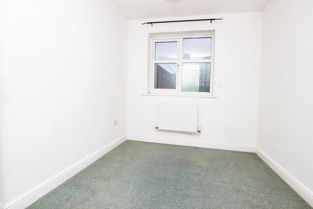 Additional image 7 of 2 bed flat for saleMarsh House Lane, Darwen BB3