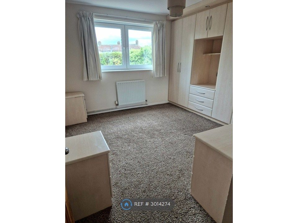 Property photo 2 of 15 Fitted Bedroom