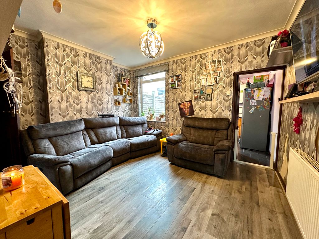 Property photo 2 of 12