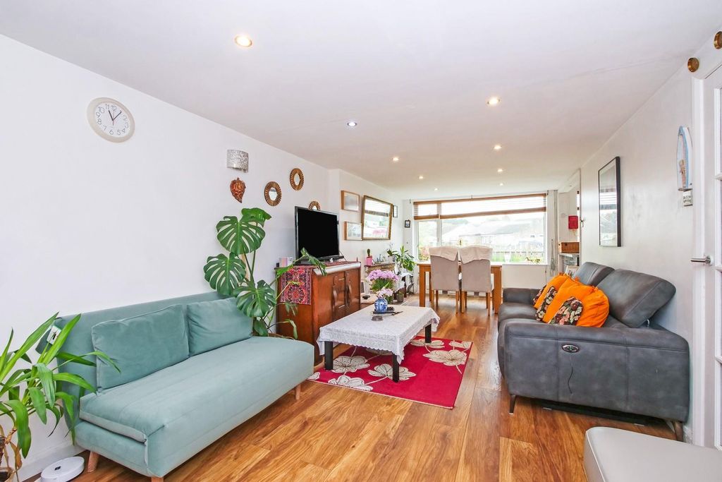 Property photo 2 of 20 Pnmb0375.Jpg