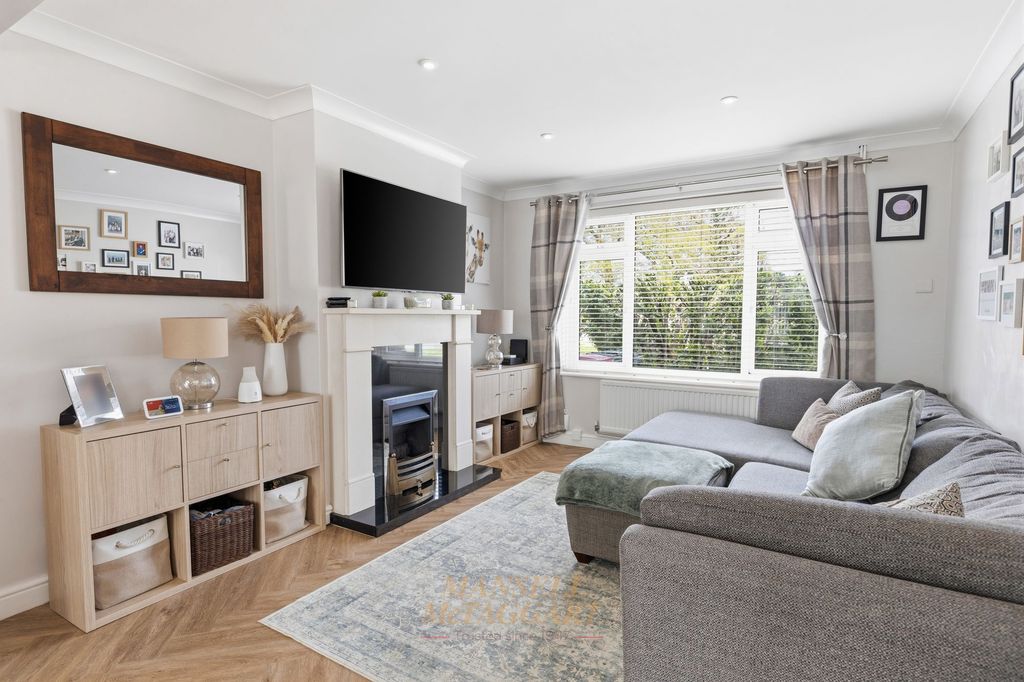 Property photo 3 of 26