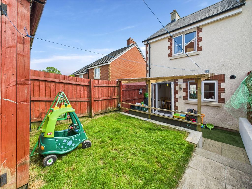 Property photo 2 of 18 Picture No. 27