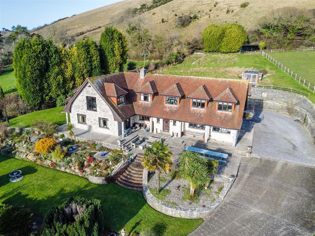 Property photo 1 of 18 A Stunning Family Home