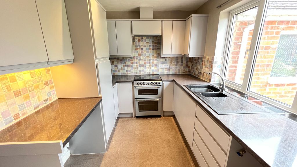 Property photo 3 of 13 Kitchen