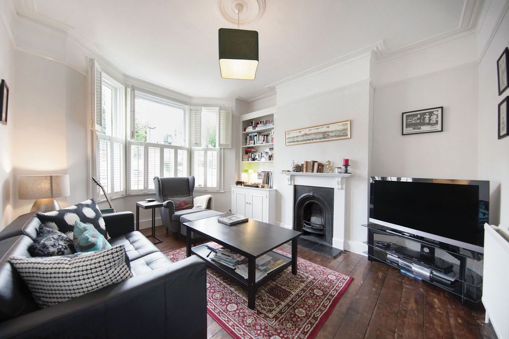Property photo 2 of 11