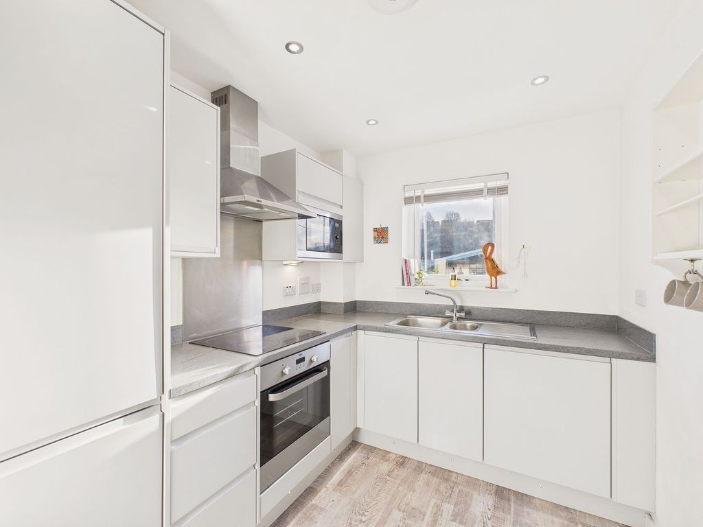 Property photo 2 of 9 Kitchen