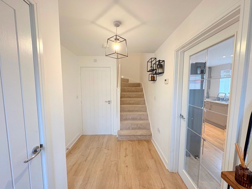 Property photo 3 of 24