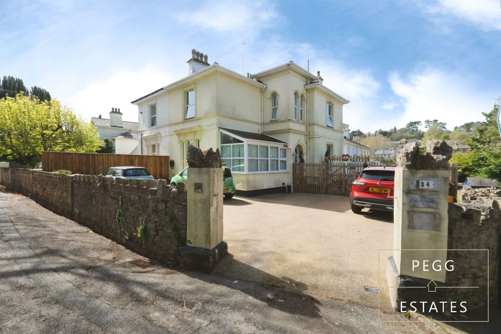 Property photo 1 of 30