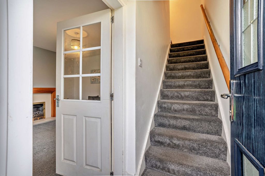 Property photo 2 of 29