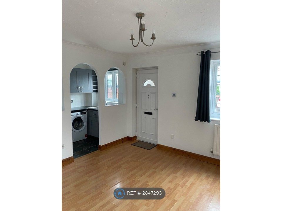 Property photo 3 of 13