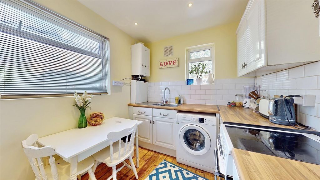 Property photo 3 of 12 P5.Jpg