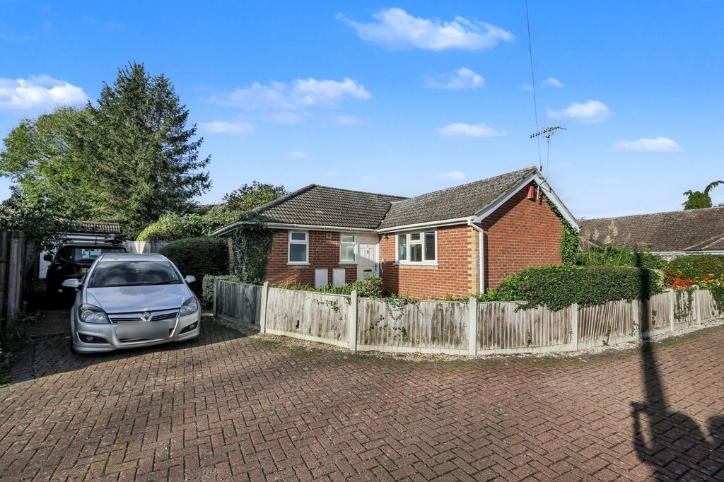 Property photo 1 of 19 3 The Close, Cockering Road, Canterbury, Ct1 3Uz