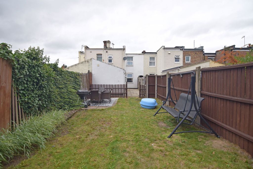 Property photo 3 of 16