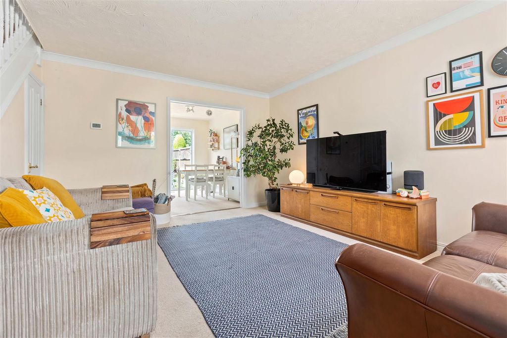 Property photo 2 of 21 Lounge